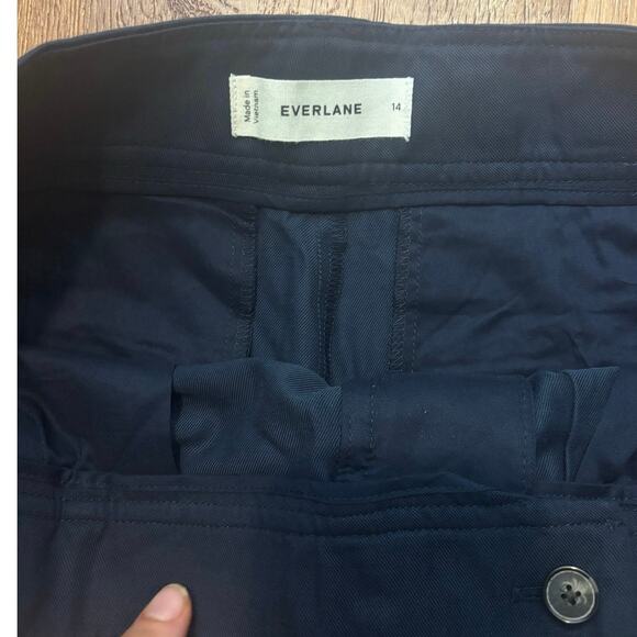 NWOT Everlane The Draper Tapered Pant in Buttersmooth In Navy Size 14 - Picture 8 of 9